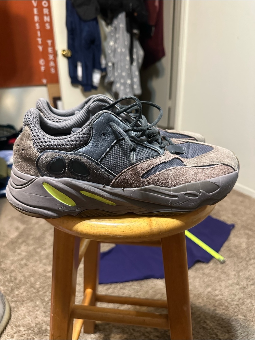 Vintage Adidas Yeezy Boost 700 “Mauve” 2018 size 11